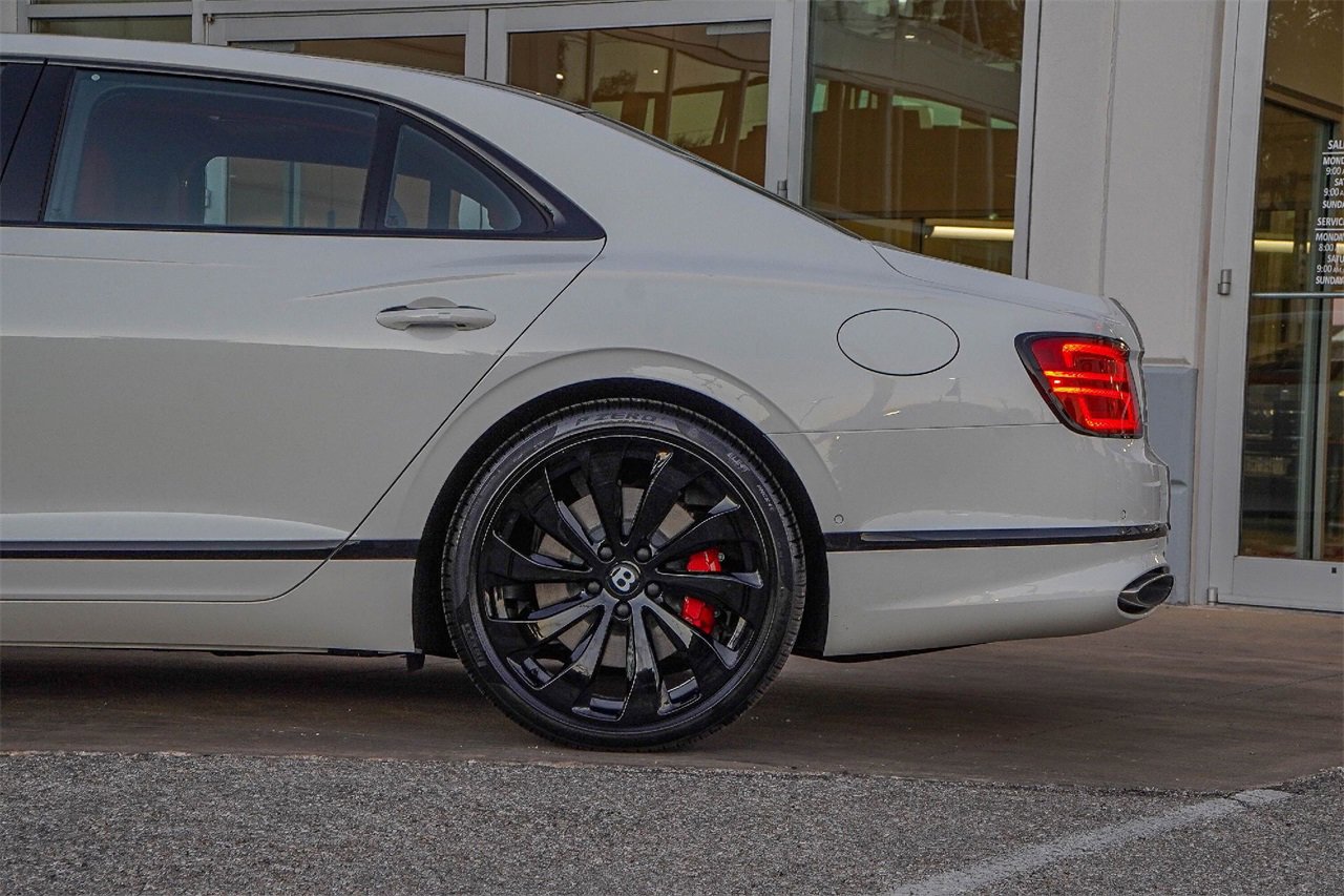 New 2026 Bentley Flying Spur Plug-In Hybrid image 14