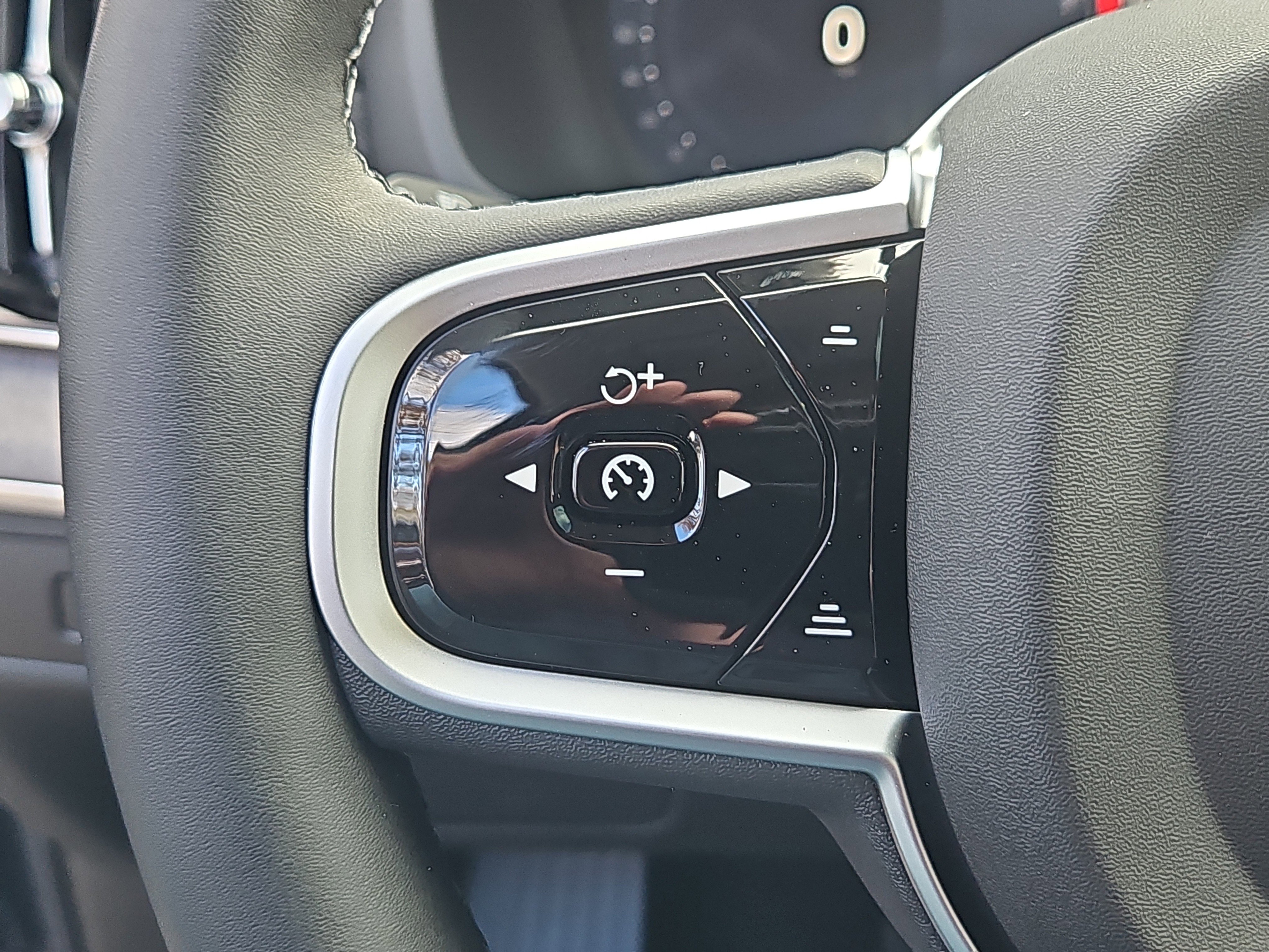 New 2026 Volvo XC90 B6 Ultra w/ Protection Package Premier image 16