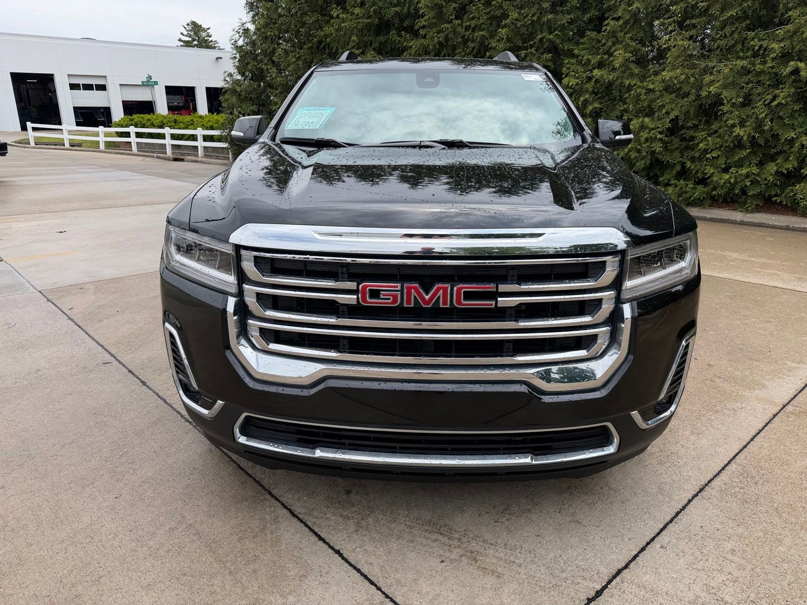 Used 2023 GMC Acadia SLT FWD image 9
