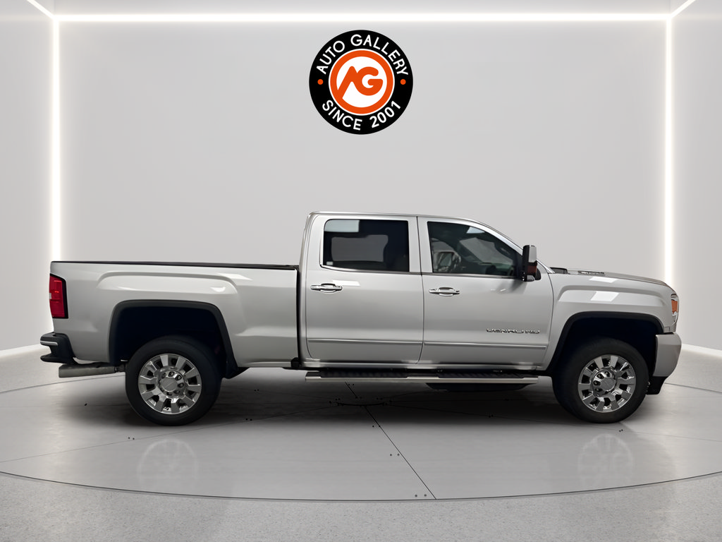 Used 2019 GMC Sierra 2500 Denali w/ Duramax Plus Package AWD/4WD image 2
