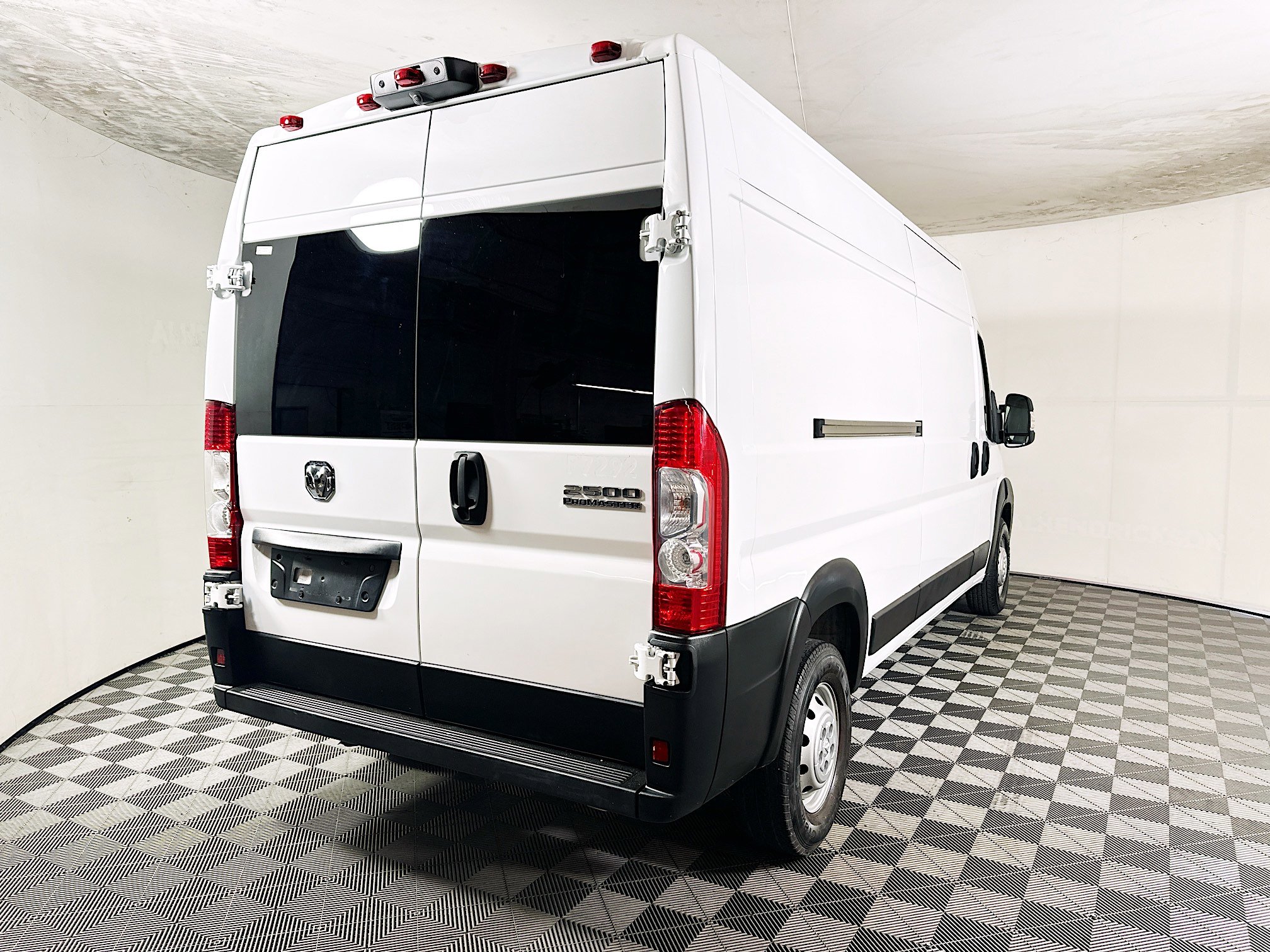 Used 2023 RAM ProMaster 2500 FWD image 3