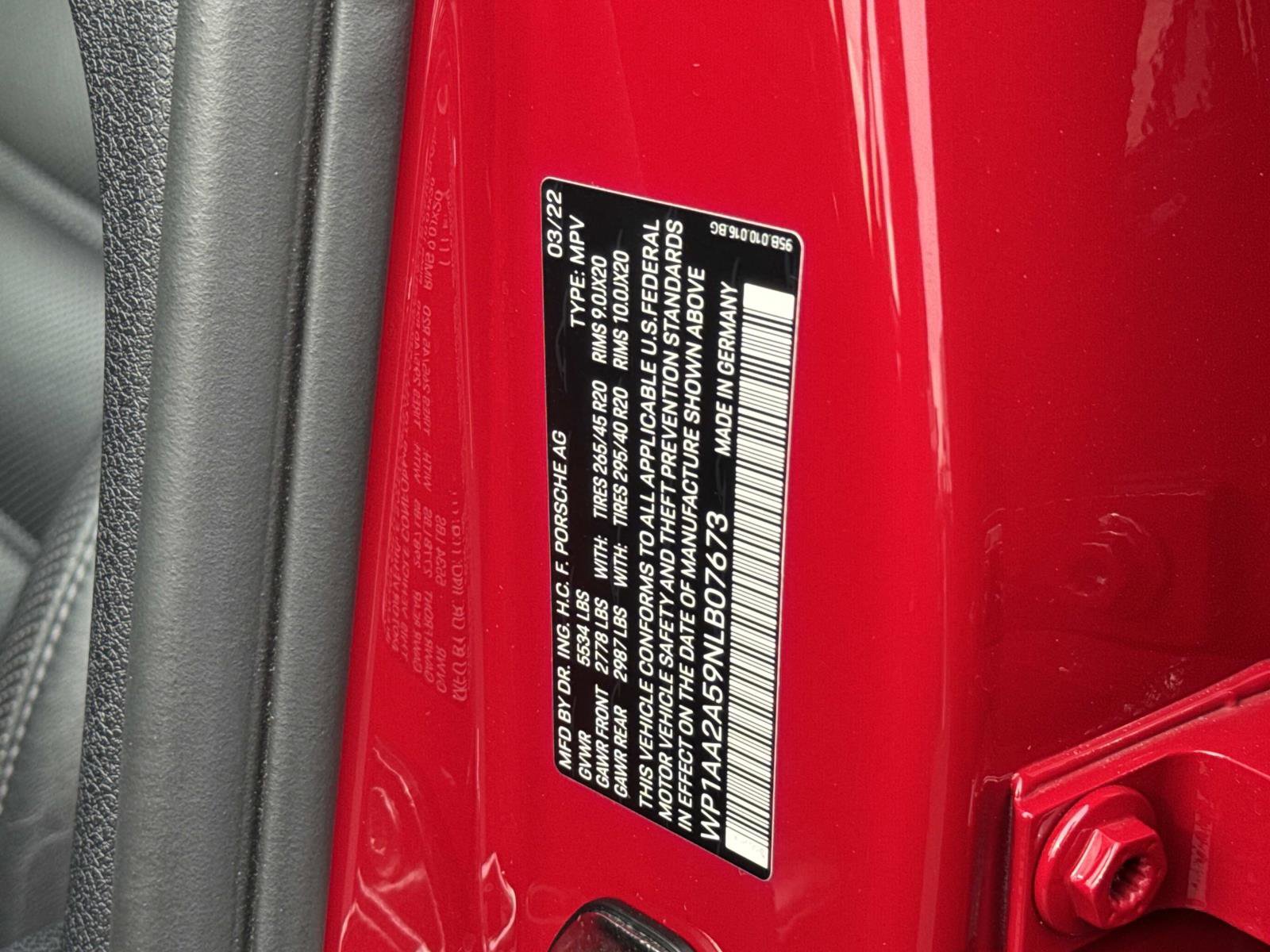 Used 2022 Porsche Macan image 30