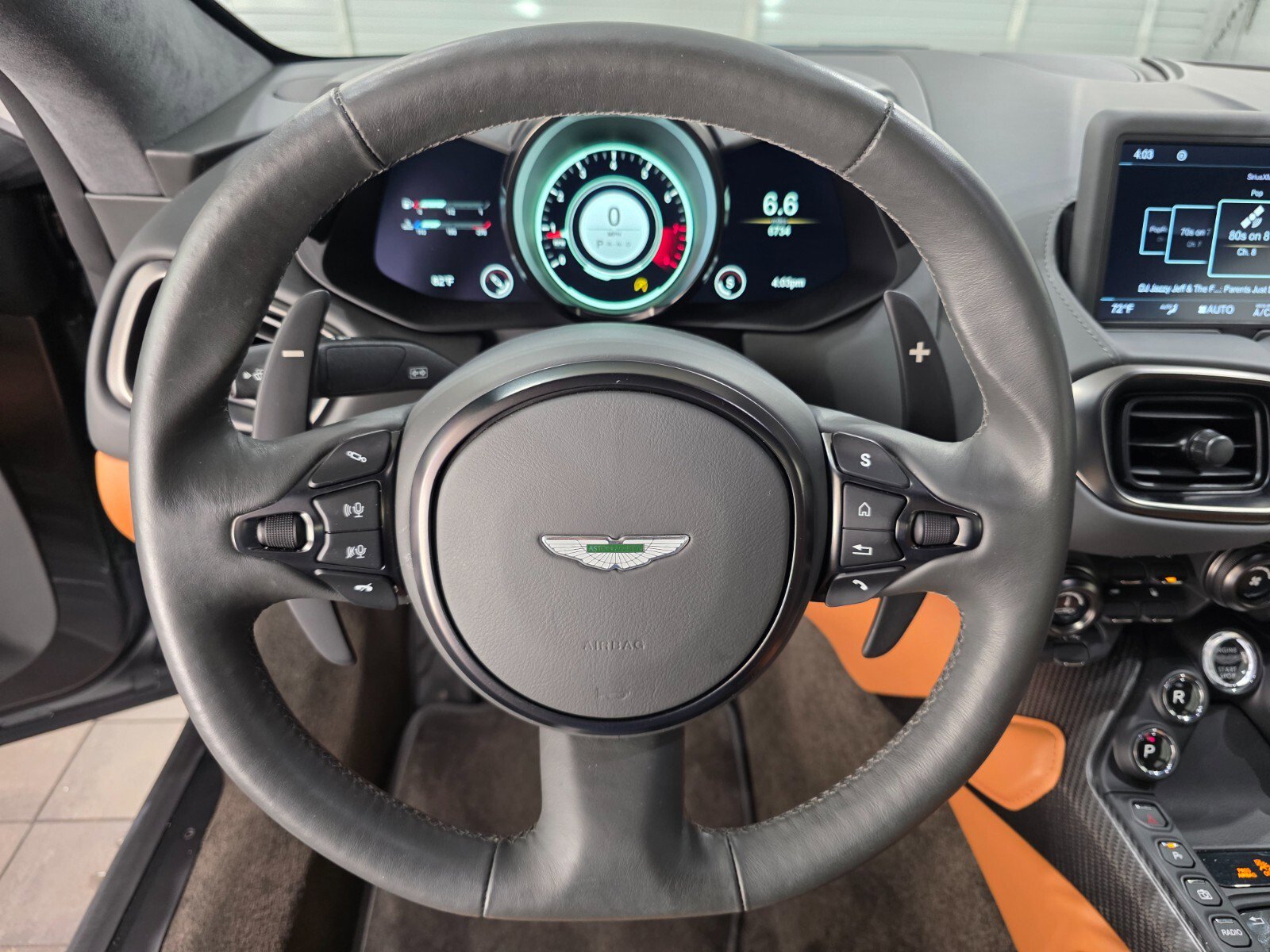 Used 2023 Aston Martin V8 Vantage Coupe image 11