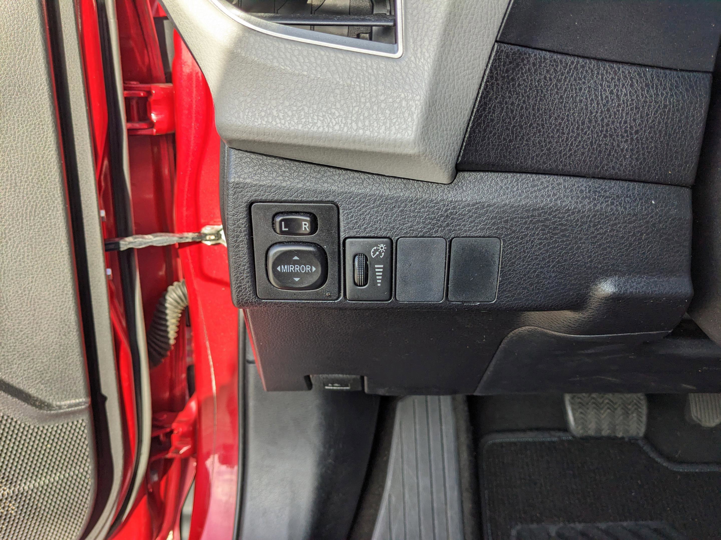 Used 2016 Toyota Corolla LE image 34