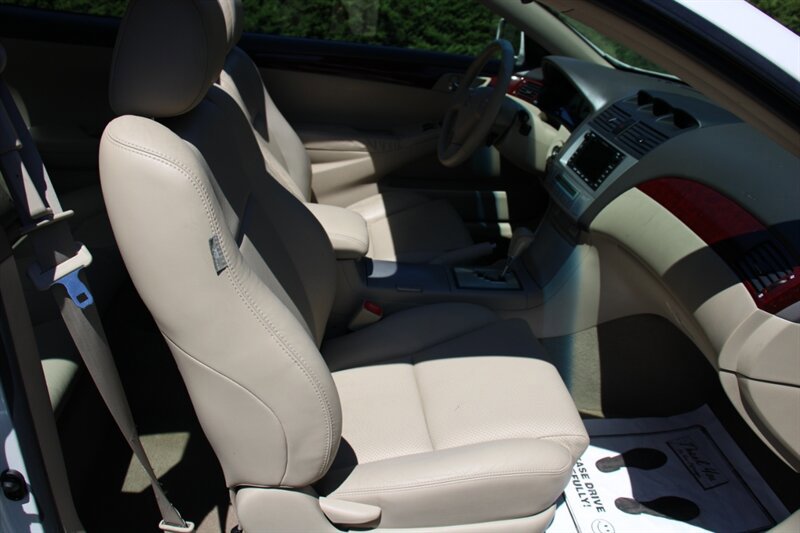 Used 2004 Toyota Solara SLE FWD image 12