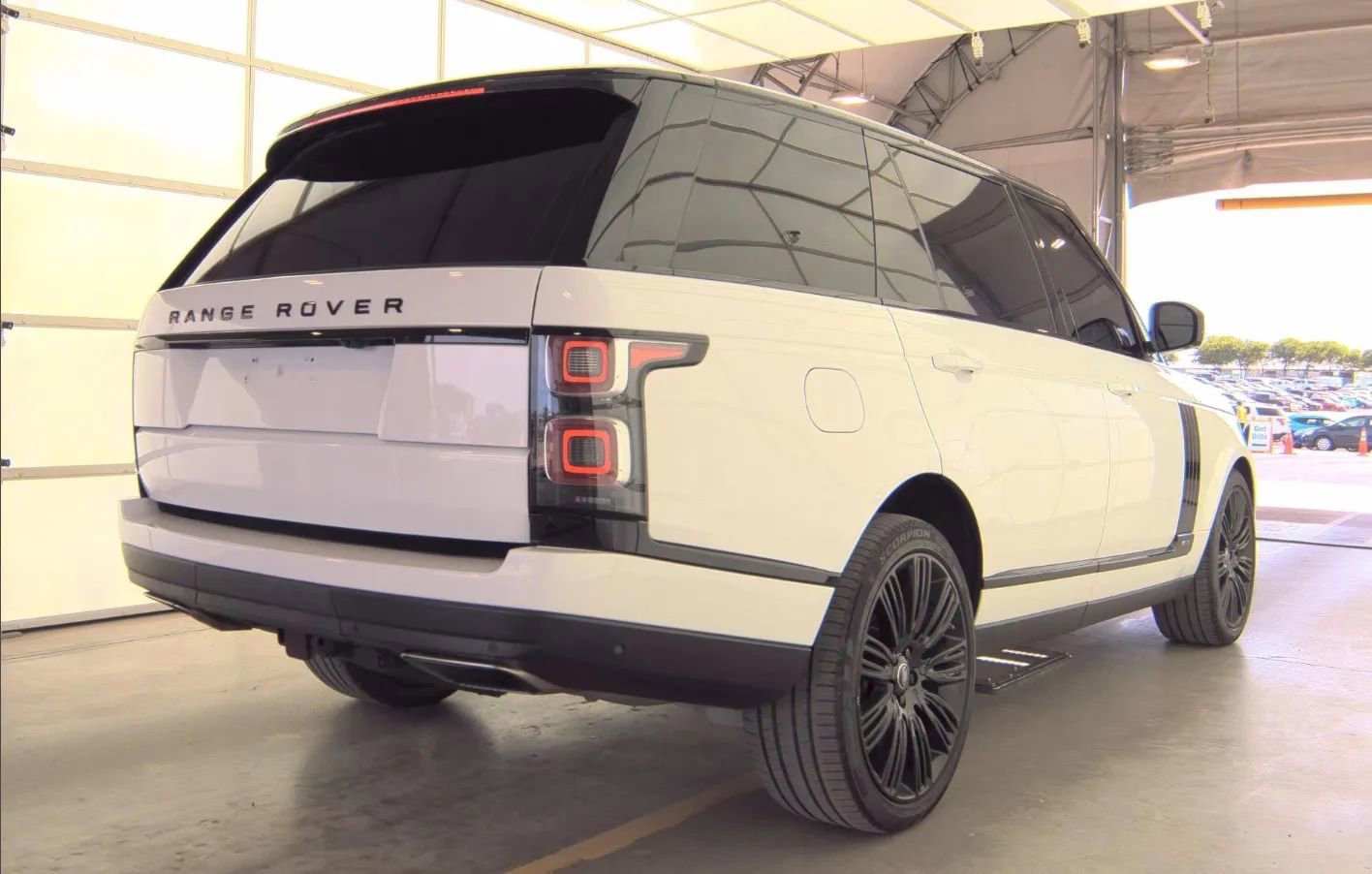 Used 2020 Land Rover Range Rover Long Wheelbase HSE AWD/4WD image 46