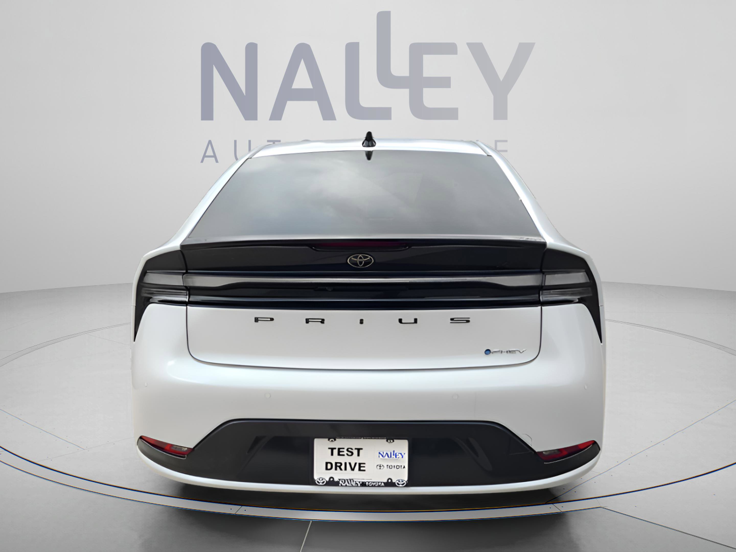 New 2026 Toyota Prius Plug-In Hybrid FWD image 4