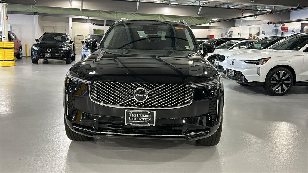 Used 2026 Volvo XC90 B6 Plus w/ Protection Package Premier AWD/4WD image 2