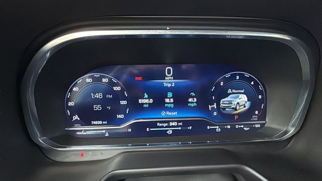 Used 2024 Chevrolet Suburban LT image 12