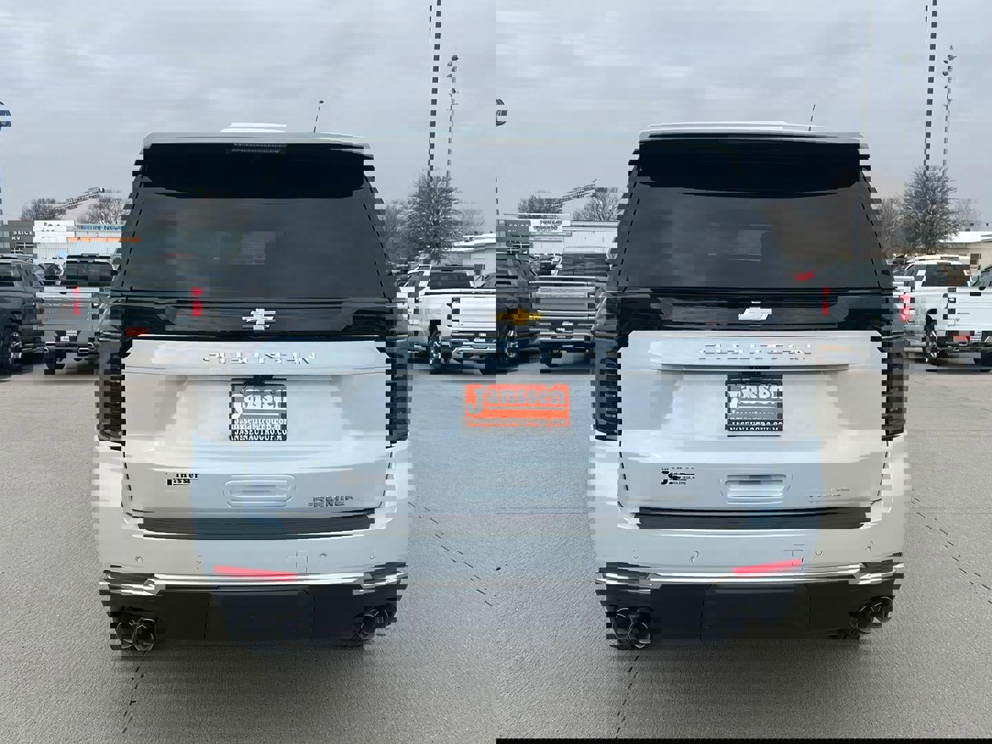 New 2026 Chevrolet Suburban Premier image 9