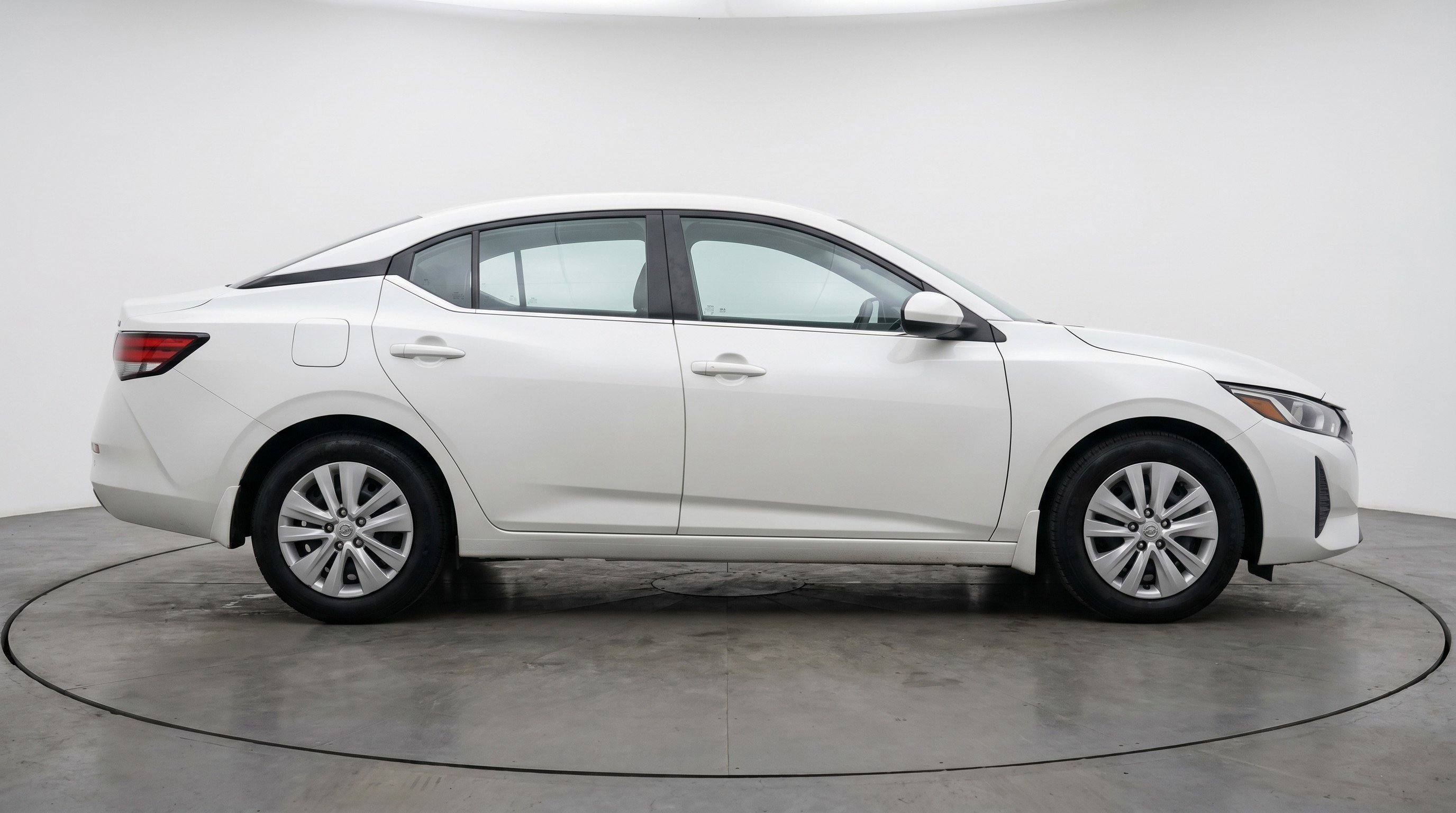 Used 2025 Nissan Sentra S FWD image 11