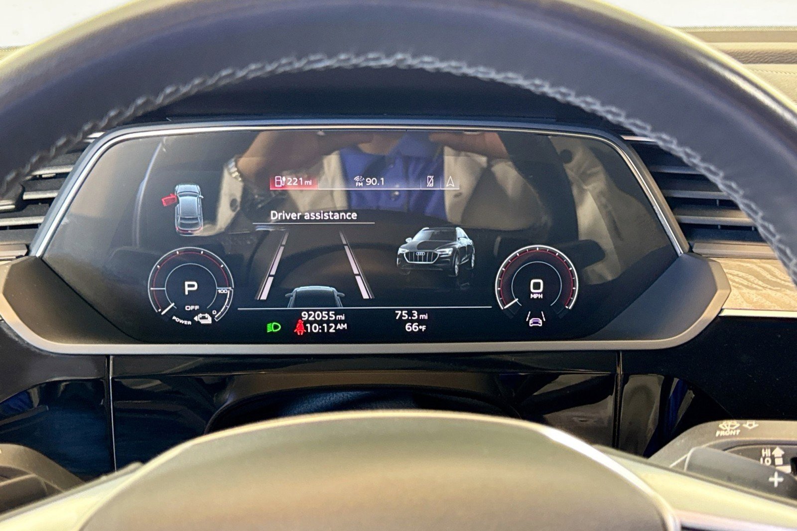Used 2022 Audi e-tron Premium w/ Convenience Plus Package AWD/4WD image 12