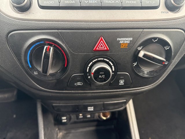 Used 2021 Hyundai Accent SE image 21