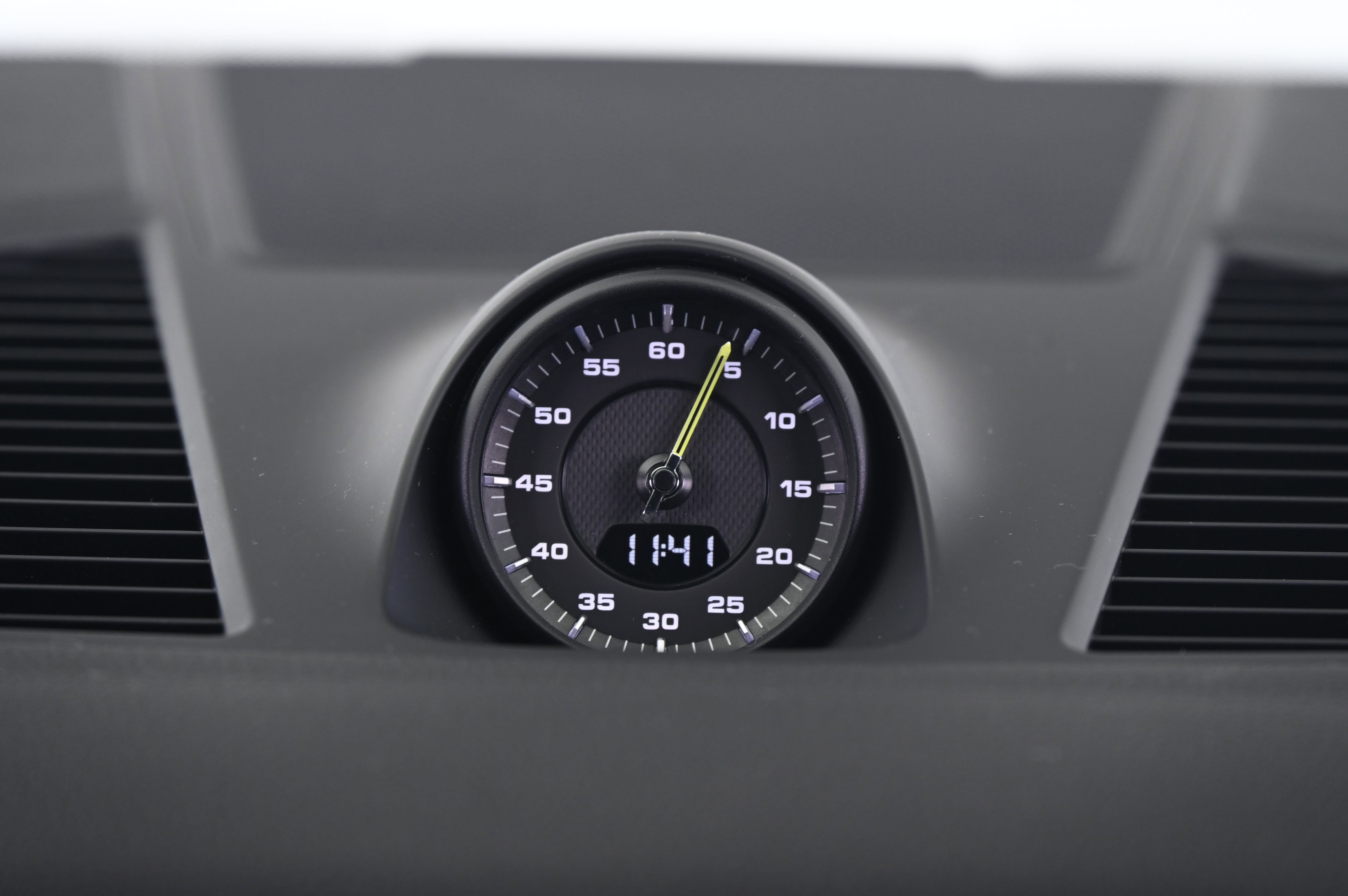 Certified 2022 Porsche Cayenne E-Hybrid image 32