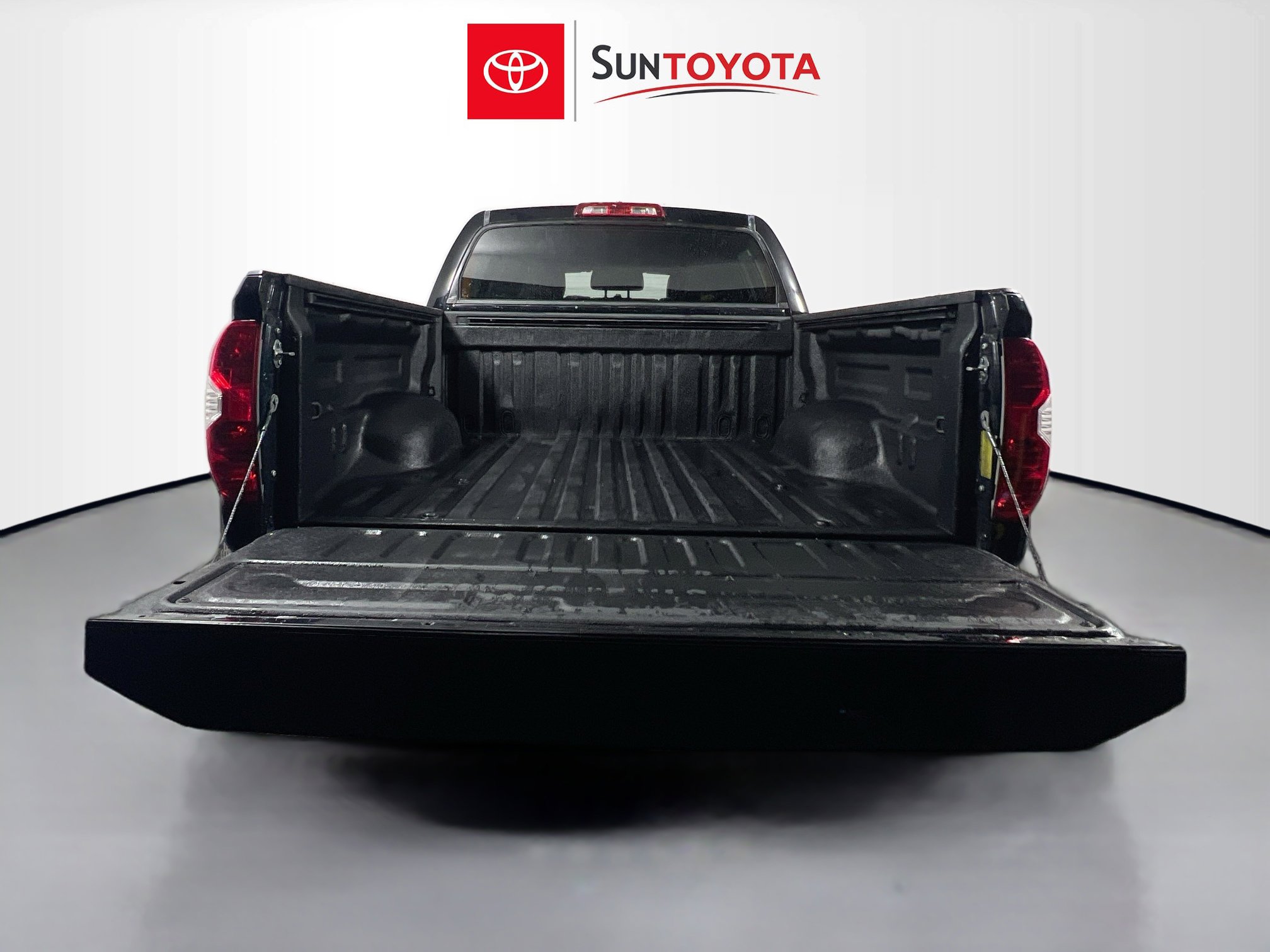 Used 2021 Toyota Tundra SR5 w/ SR5 Leather Package image 33