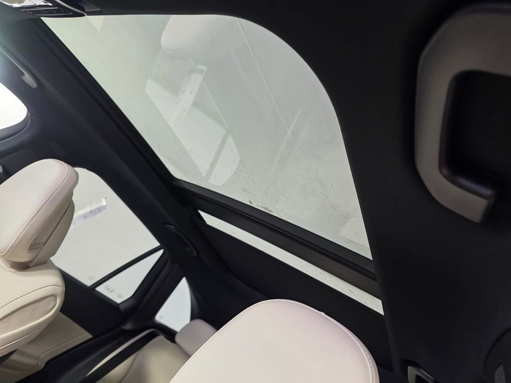 New 2026 Mercedes-Benz GLC 350e 4MATIC image 9