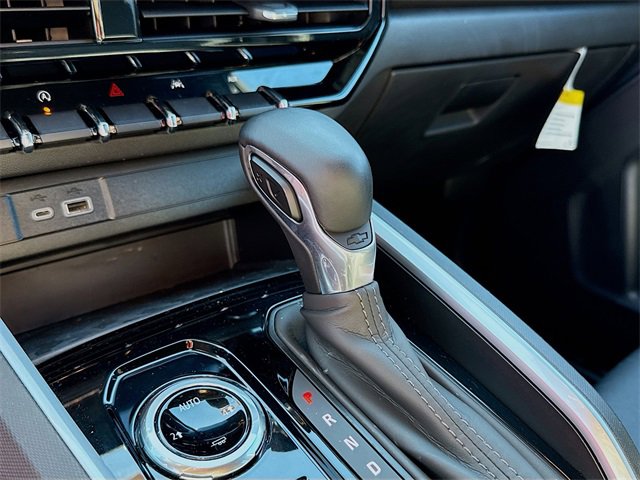 New 2024 Chevrolet Colorado LT w/ LT Convenience Package III image 26