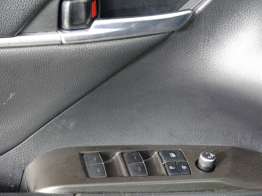 Used 2021 Toyota Camry XSE FWD image 16