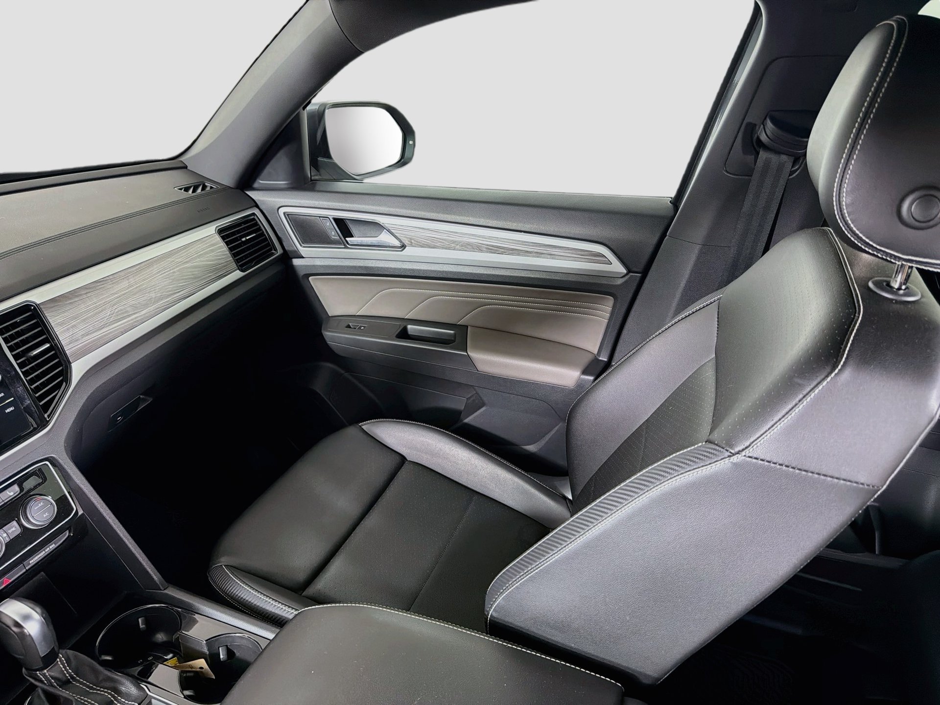 Certified 2023 Volkswagen Atlas Cross Sport SE FWD image 22