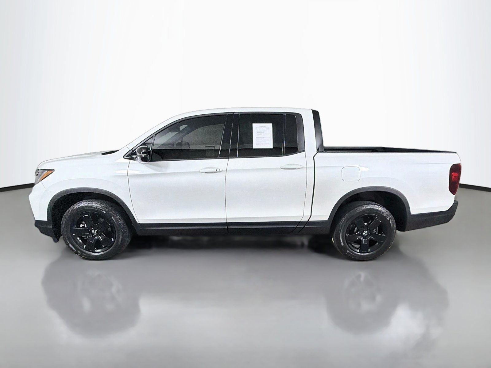 Used 2024 Honda Ridgeline Black Edition image 2