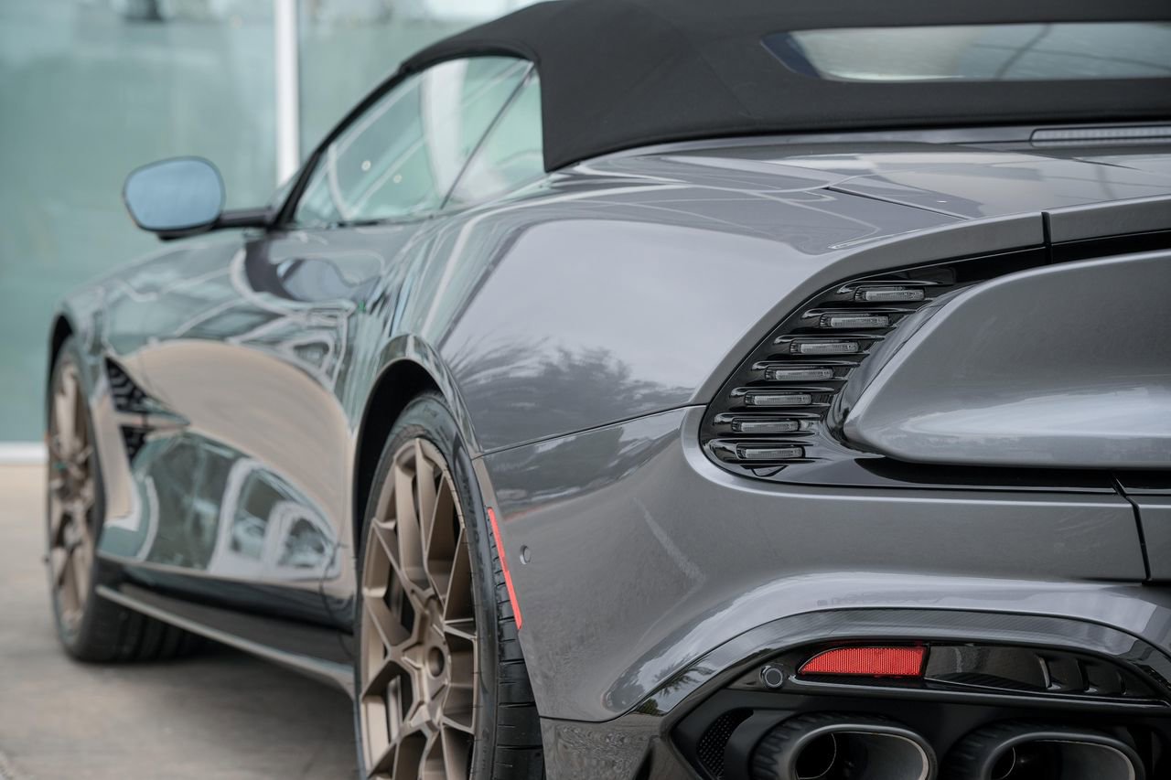 New 2026 Aston Martin Vanquish Convertible RWD image 14