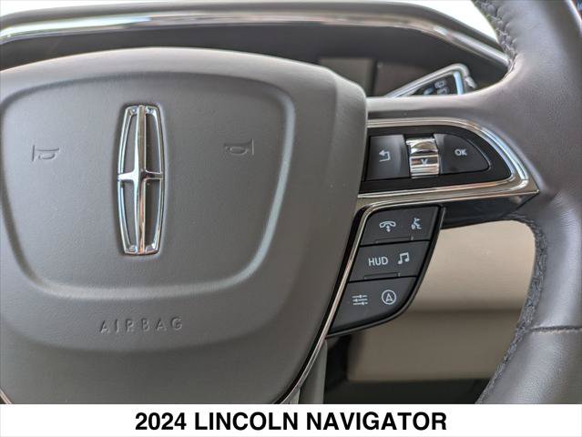 Used 2024 Lincoln Navigator Reserve AWD/4WD image 16