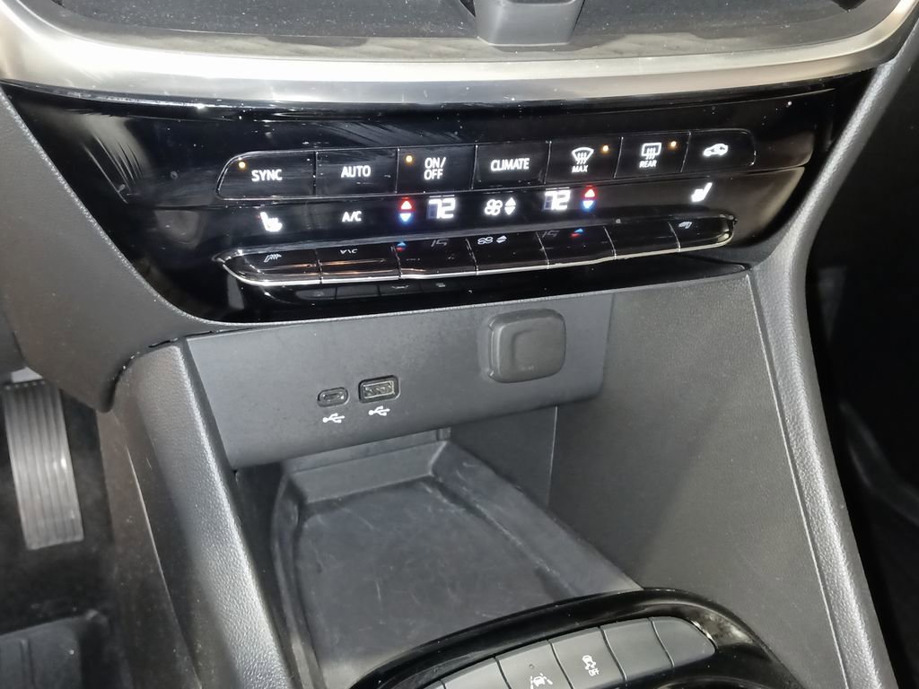 Used 2024 Buick Encore GX Avenir w/ Avenir Convenience Package image 20