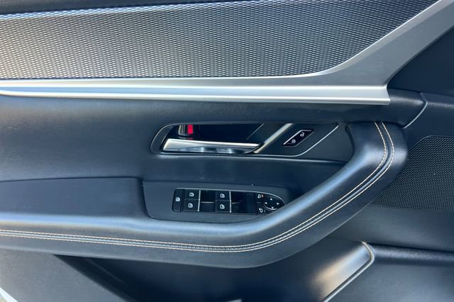 Certified 2024 MAZDA CX-90 Plug-In Hybrid w/ Preferred AWD/4WD image 11