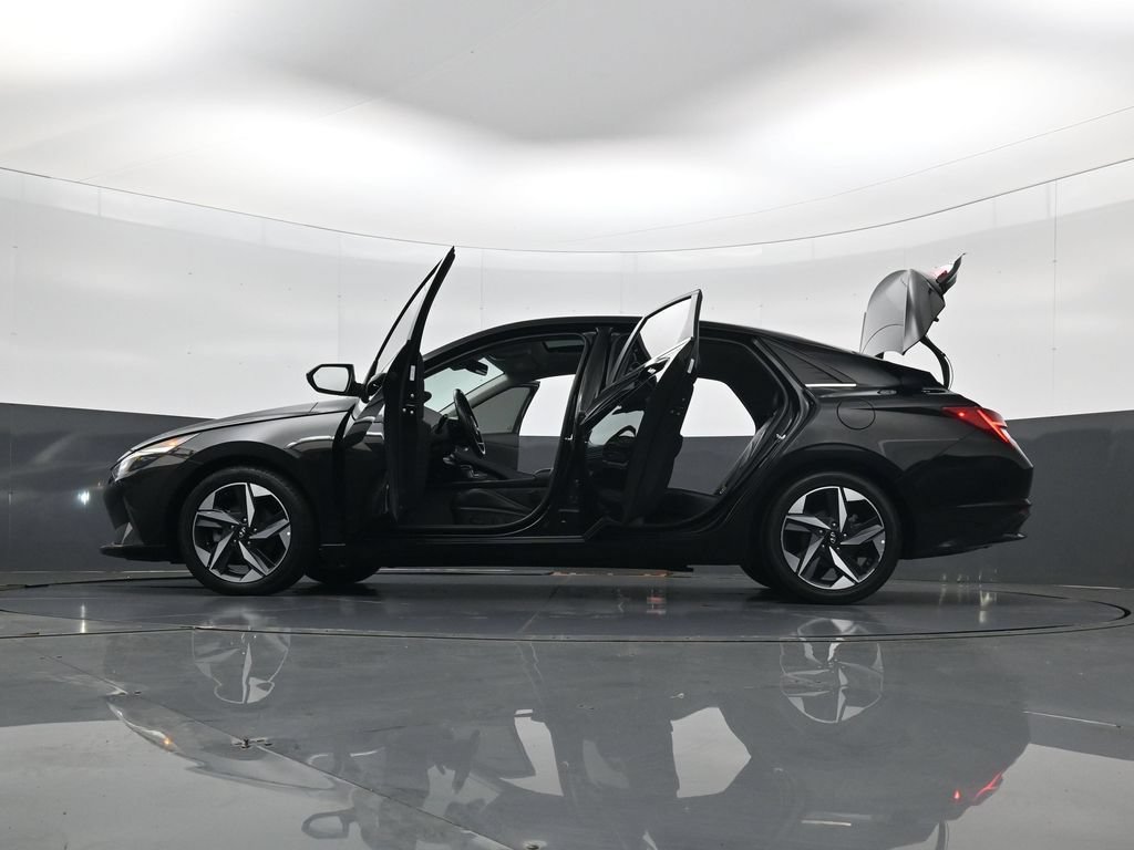 Used 2023 Hyundai Elantra Limited w/ Cargo Package FWD image 36