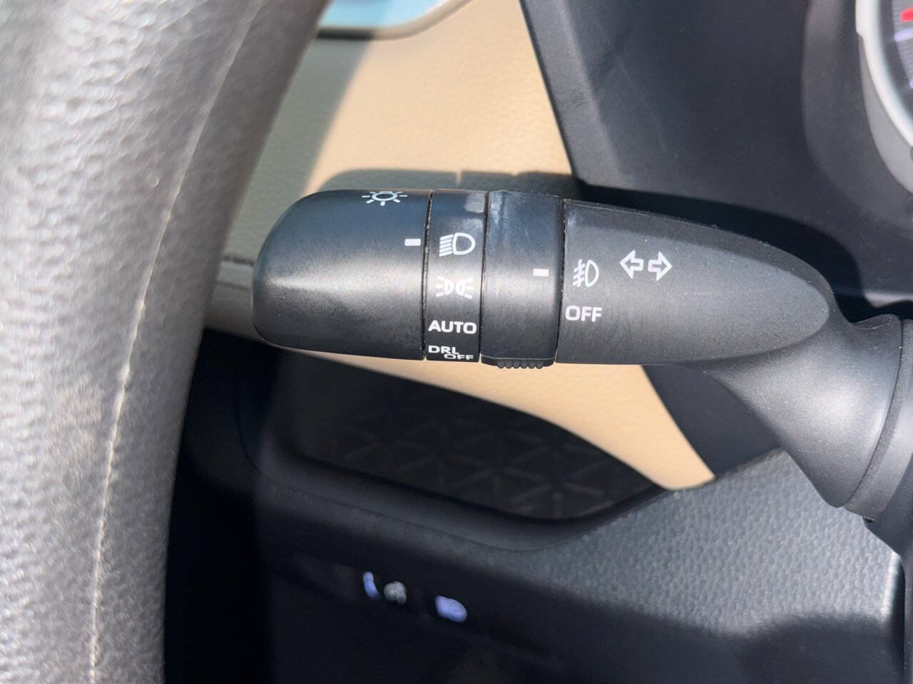 Used 2021 Toyota RAV4 XLE FWD image 22