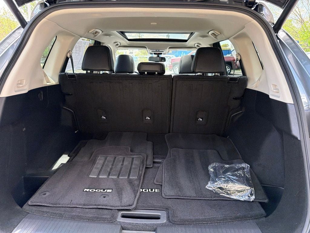 Used 2023 Nissan Rogue SL AWD/4WD image 29