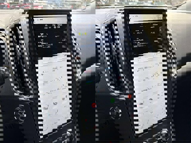 Certified 2024 Ford Edge SEL image 32