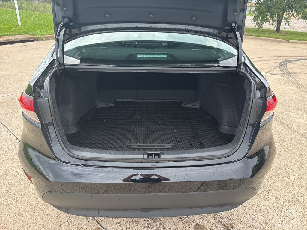 Used 2025 Toyota Corolla LE image 13