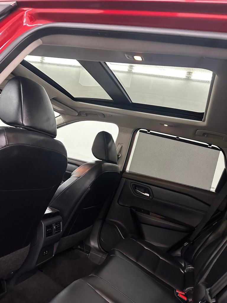 Used 2023 Nissan Rogue SV w/ SV Premium Package image 24