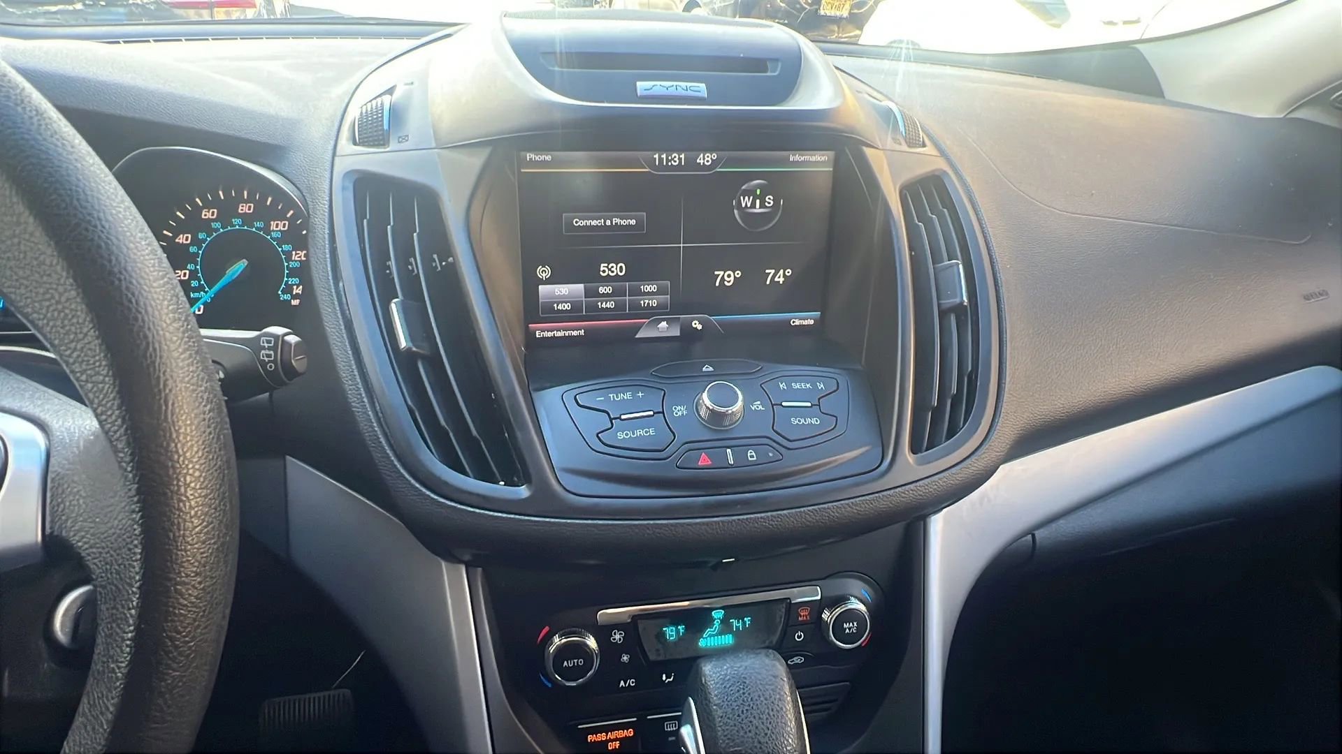 Used 2015 Ford Escape SE w/ Equipment Group 201A image 17