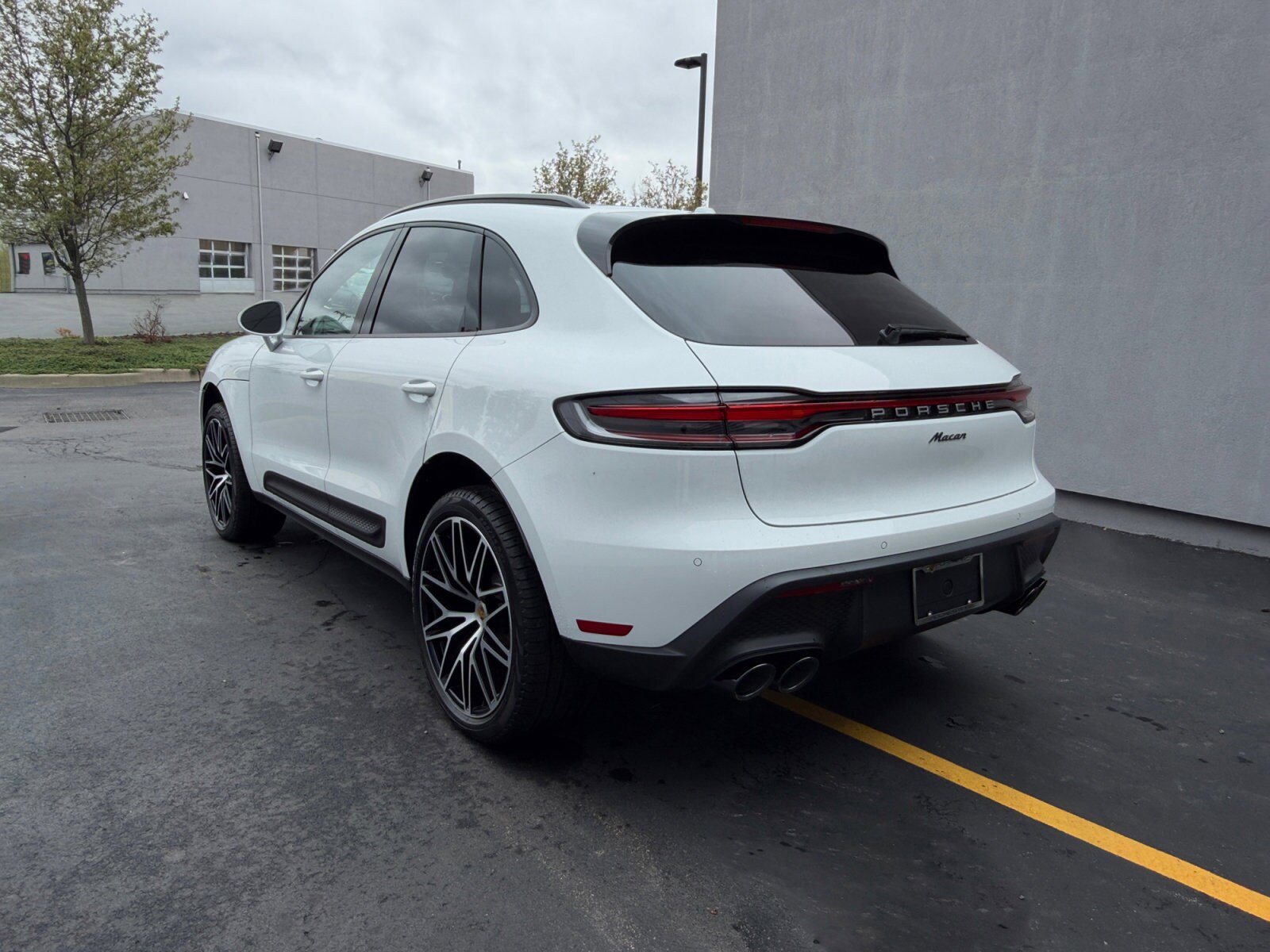 New 2026 Porsche Macan AWD/4WD image 3