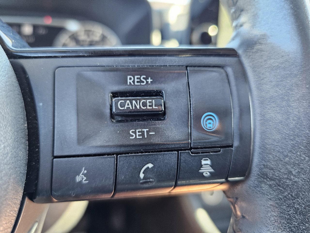 Used 2021 Nissan Rogue SL w/ Premium Package image 14