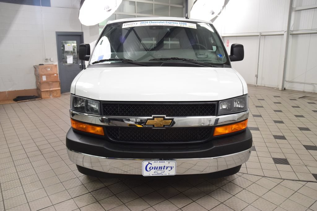 Used 2024 Chevrolet Express 3500 LT w/ LT Preferred Equipment Group RWD image 2