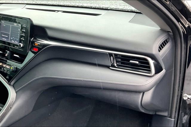 Used 2021 Toyota Camry SE FWD image 16