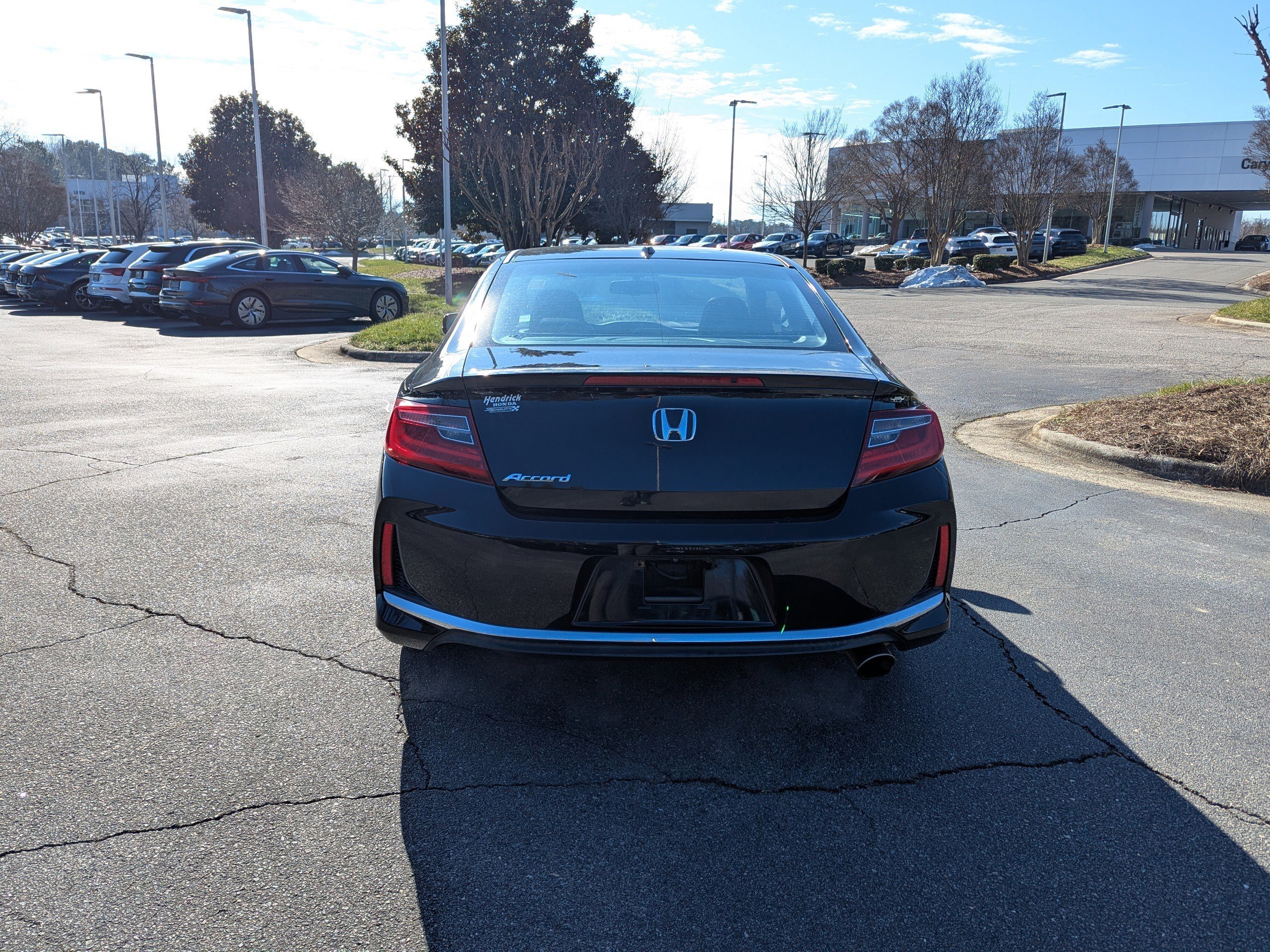 Used 2017 Honda Accord EX-L image 6