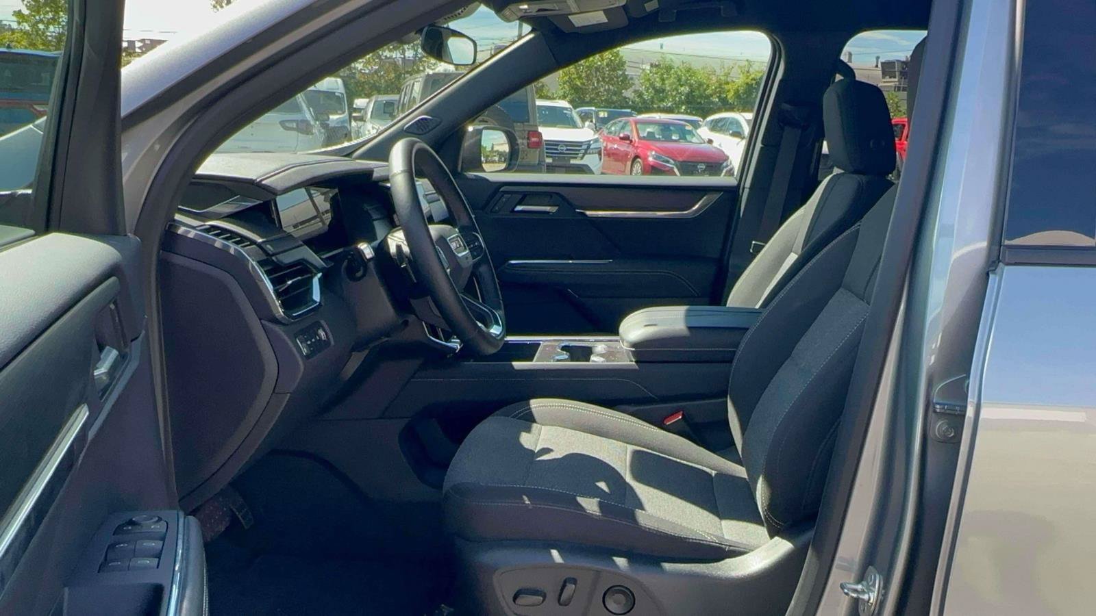 Used 2025 GMC Acadia Elevation AWD/4WD image 14