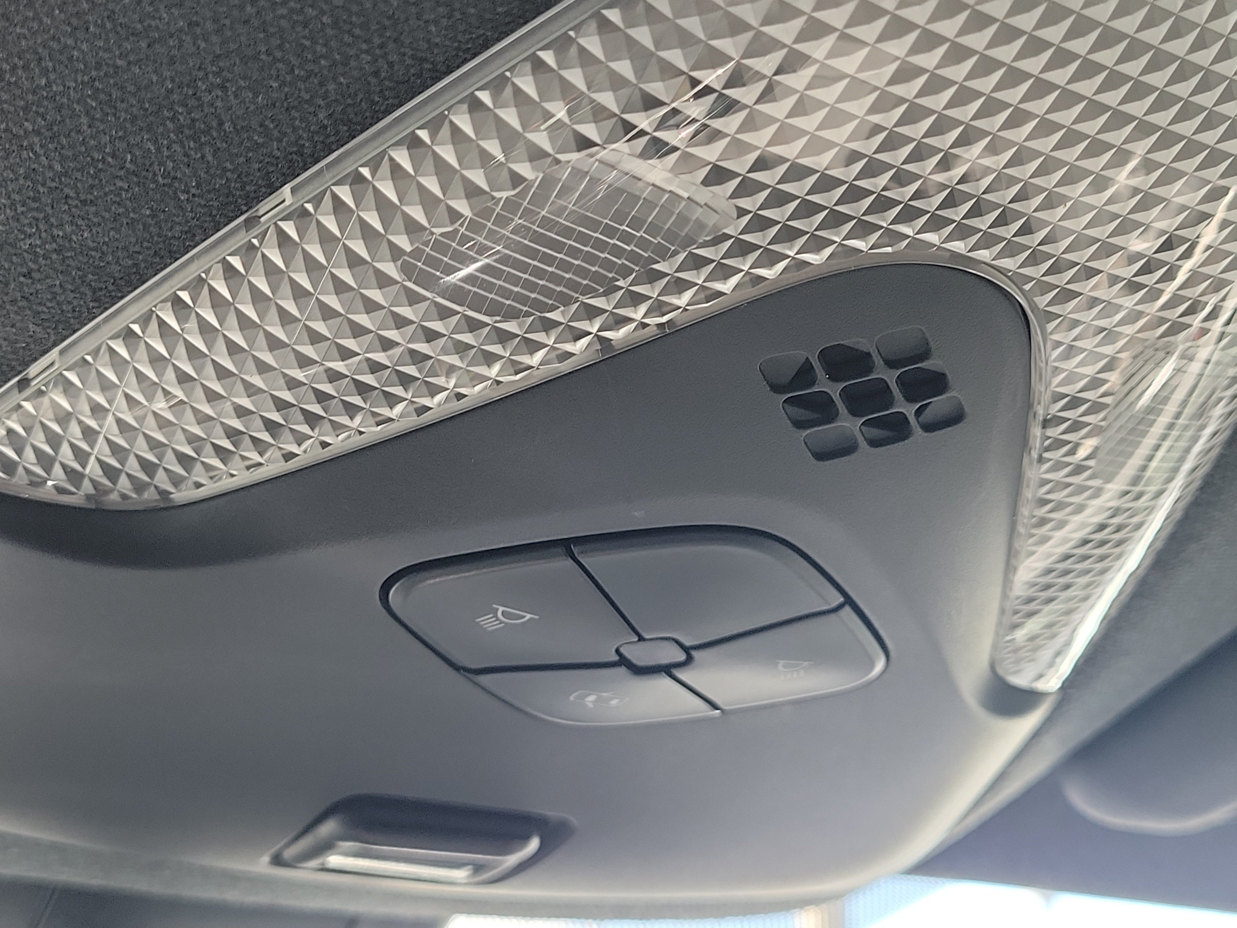 Used 2019 Toyota C-HR XLE FWD image 29
