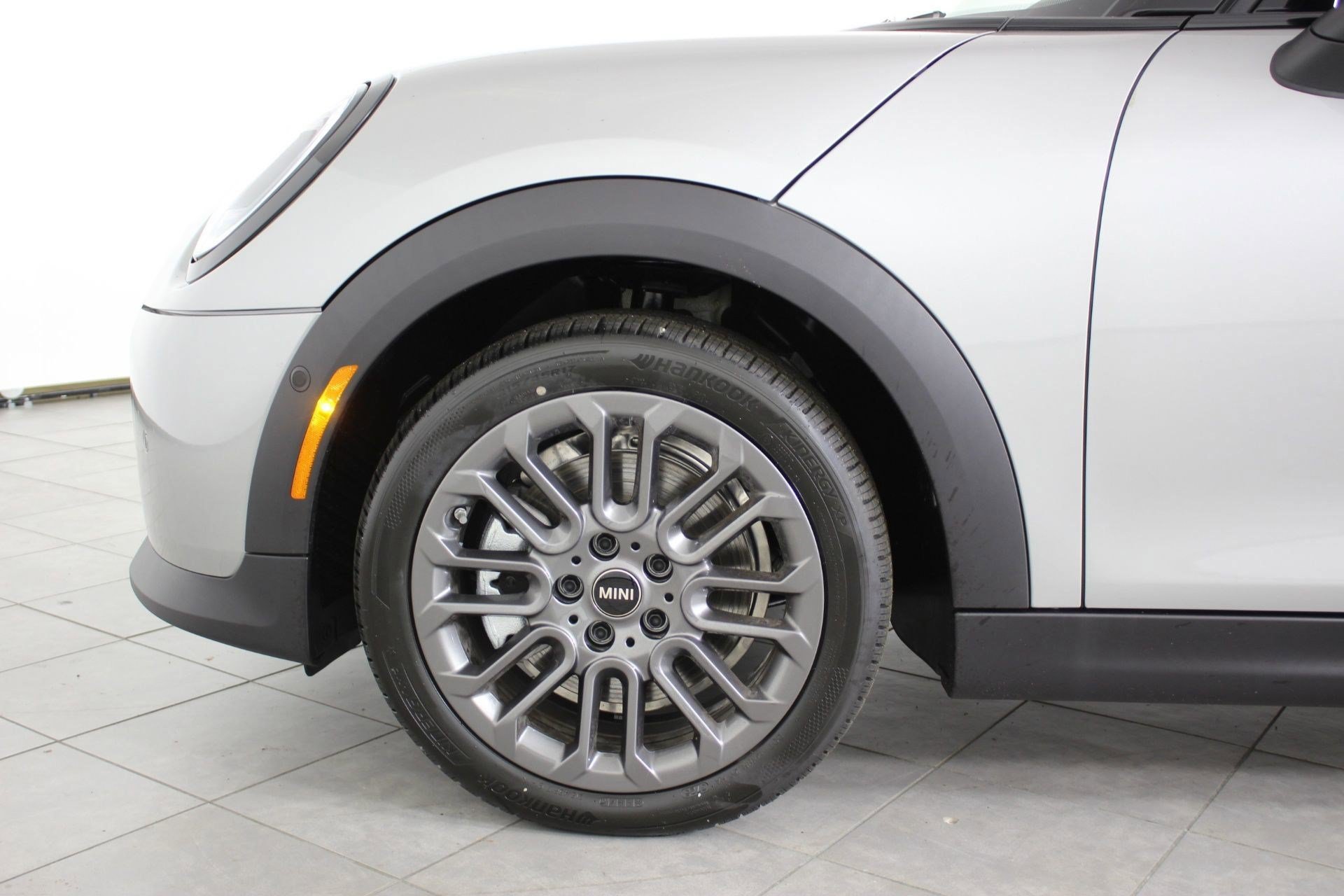 Used 2026 MINI Cooper 4-Door Hardtop FWD image 11