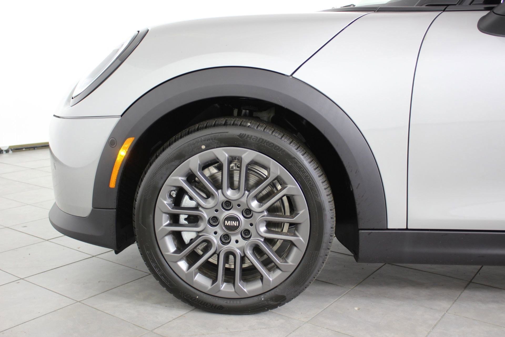 Used 2026 MINI Cooper 4-Door Hardtop FWD image 11