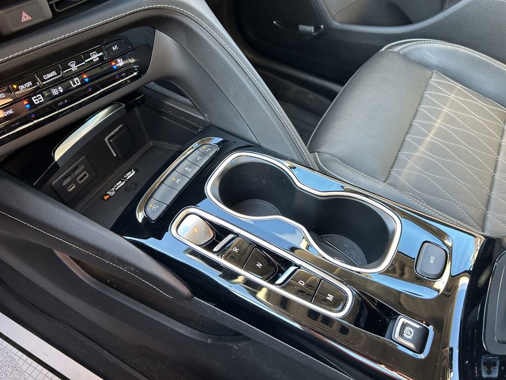 Certified 2022 Buick Envision Avenir w/ Technology Package II image 23