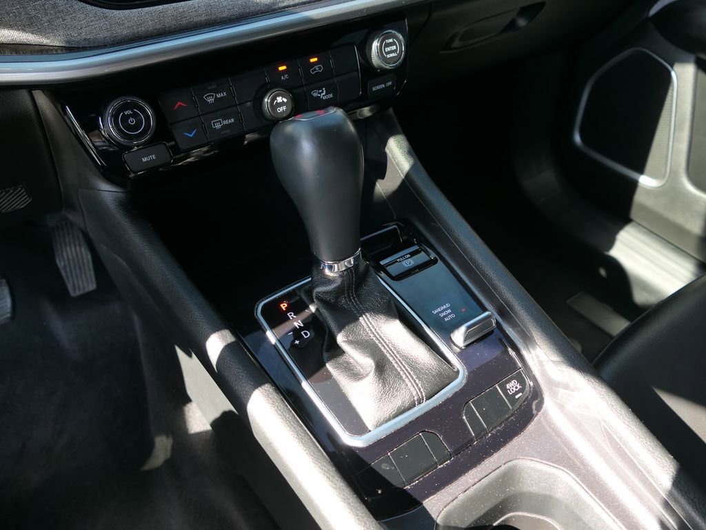 Used 2023 Jeep Compass Latitude image 21