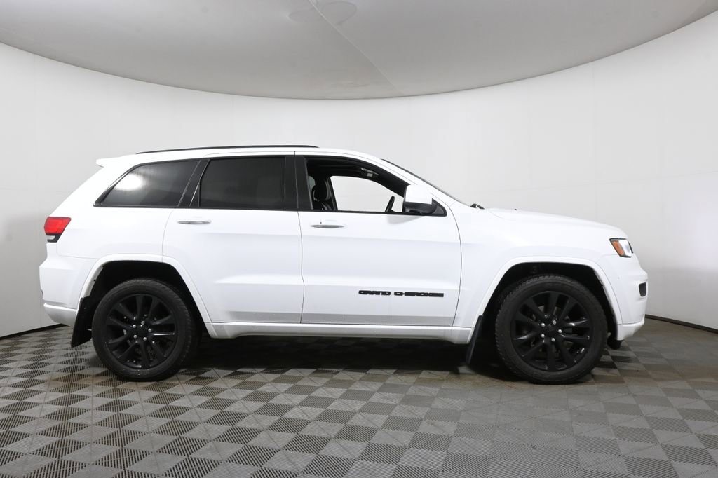 Used 2020 Jeep Grand Cherokee Altitude image 8