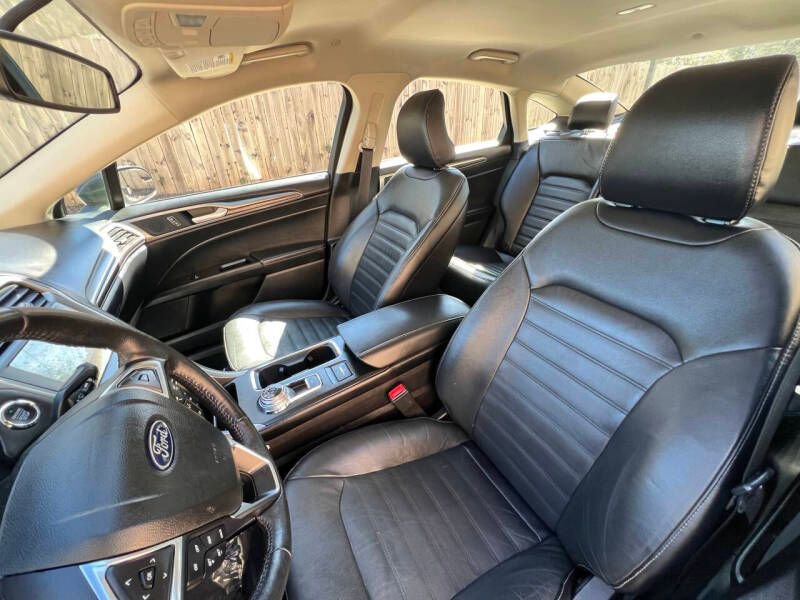 Used 2018 Ford Fusion Energi SE image 11