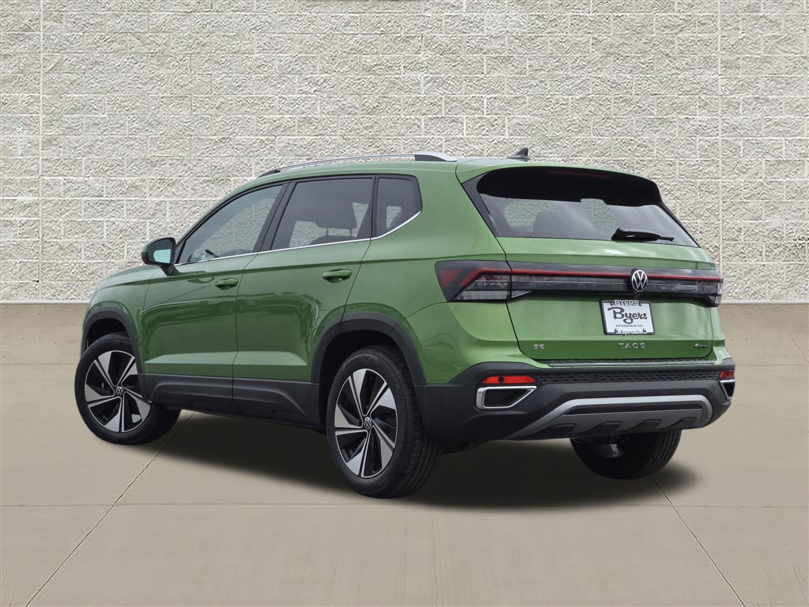 New 2026 Volkswagen Taos SE AWD/4WD image 5