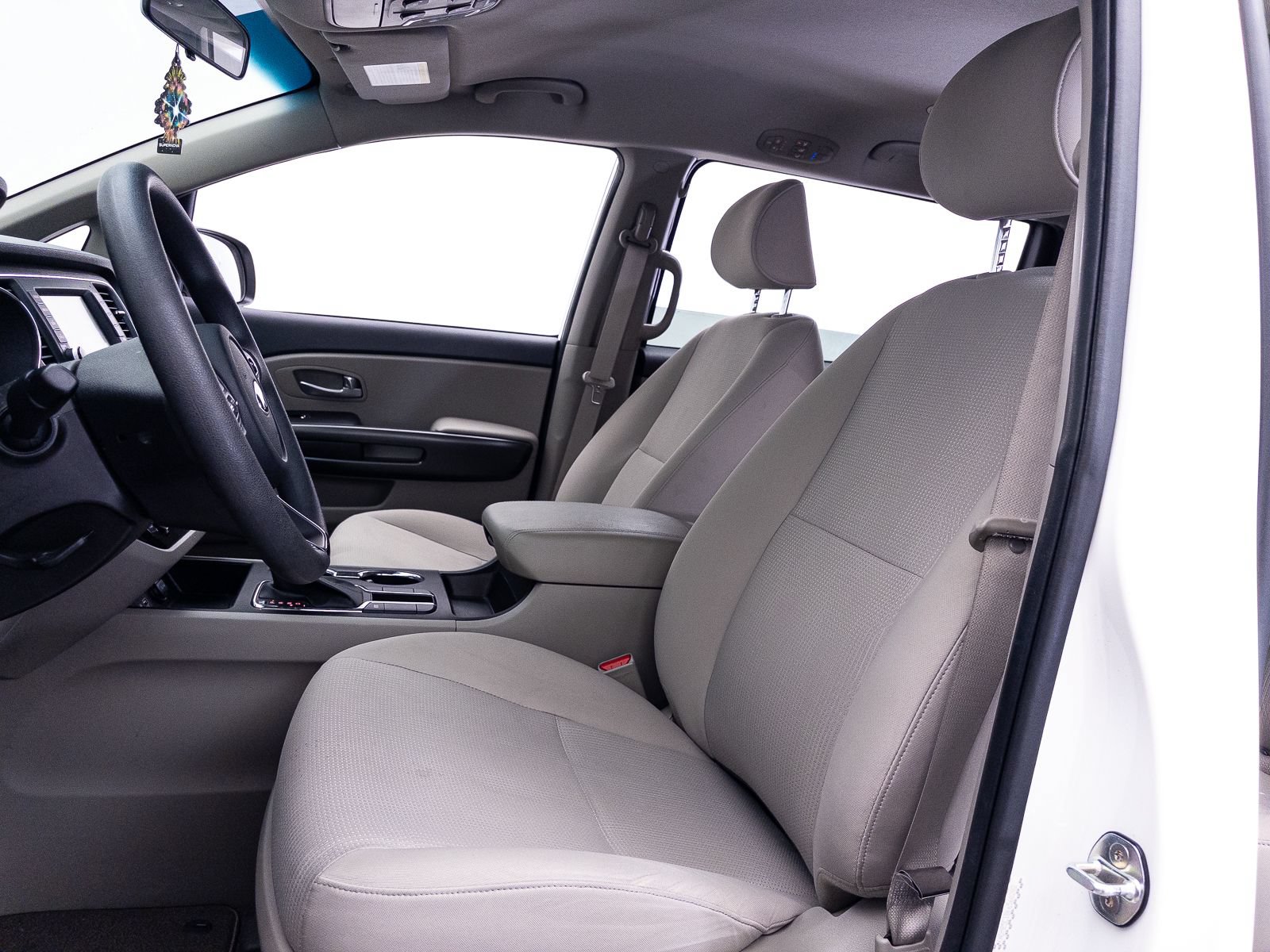 Used 2019 Kia Sedona LX FWD image 16